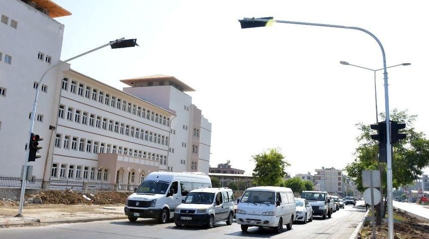 Mersin&rsquo;de &Ouml;nemli Kavşaklara Sinyalizasyon Sistemi
