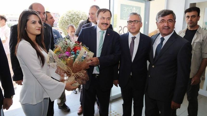 Orman Ve Su İşleri Bakanı Prof. Dr. Eroğlu, Niğde Belediyesi&rsquo;ni Ziyaret Etti