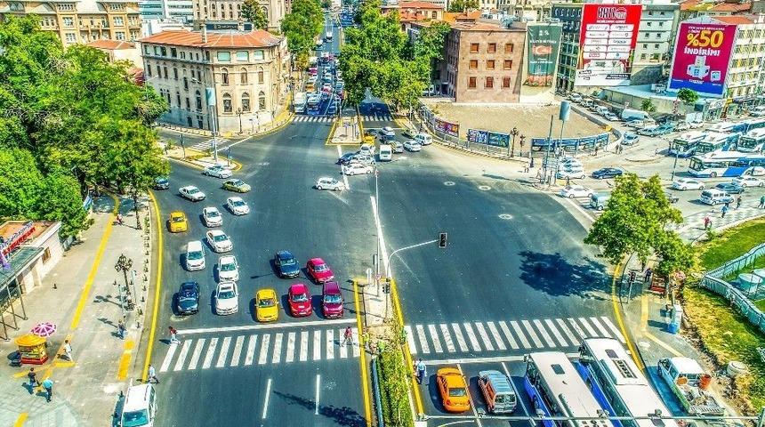 Başkent&rsquo;te Asfaltı Yenilenen Caddeler Pırıl Pırıl