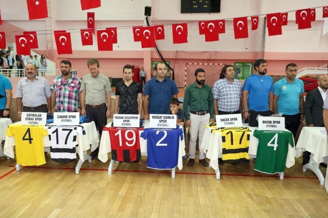 Yozgat&rsquo;ta Amat&ouml;r Spor Kul&uuml;plerine Malzeme Desteği
