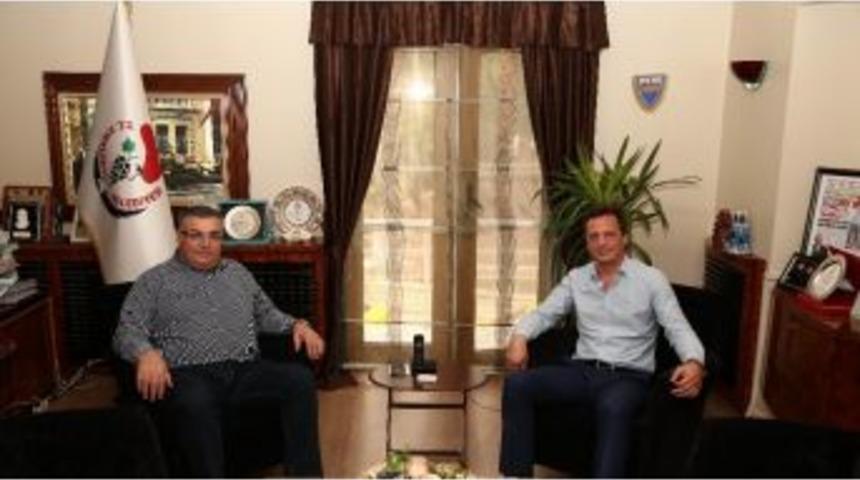 Konsolos Andonov, Kesimoğlu İle Kent K&uuml;lt&uuml;r Evini G&ouml;r&uuml;şt&uuml;