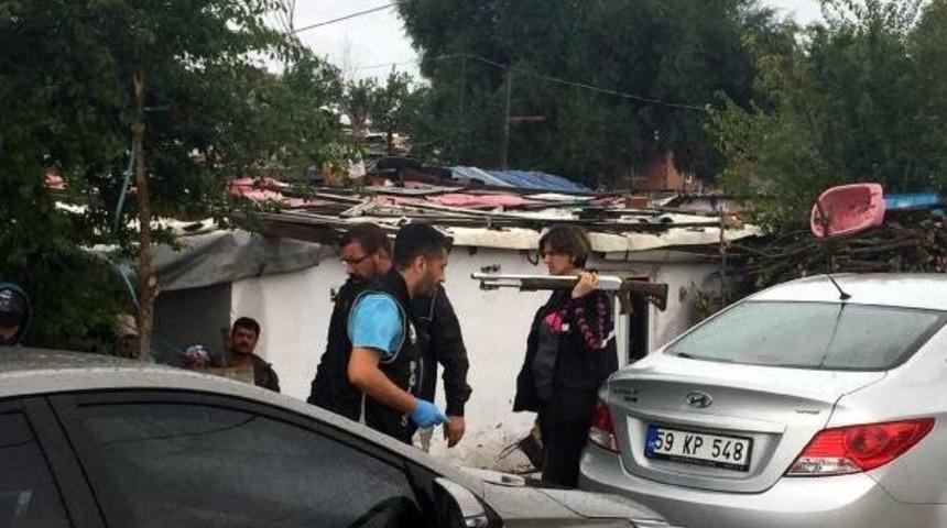 &Ccedil;erkezk&ouml;y'de Mahalleye Uyuşturucu Operasyonu: 8 G&ouml;zaltı