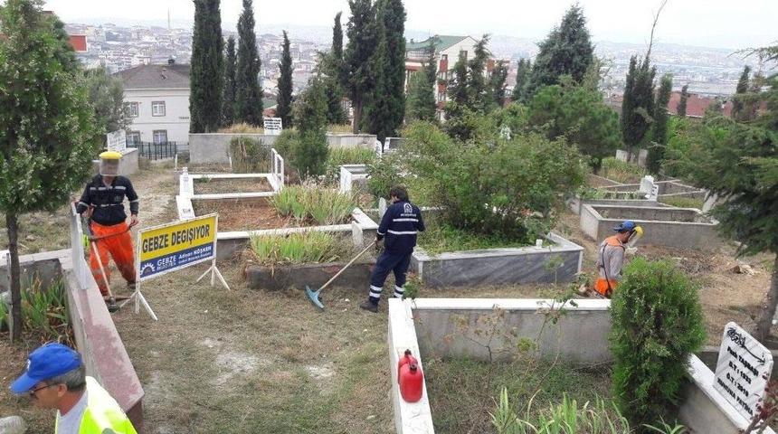 Gebze&rsquo;de Mezarlıklarda &Ccedil;alışmalar S&uuml;r&uuml;yor