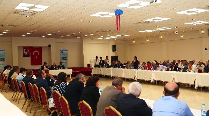 Vali Kam&ccedil;ı Tomarza&rsquo;da Muhtarlarla Buluştu