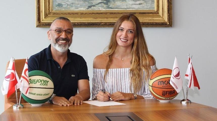 Yakın Doğu &Uuml;niversitesi, Kaptan Bahar &Ccedil;ağlar İle S&ouml;zleşme Yeniledi