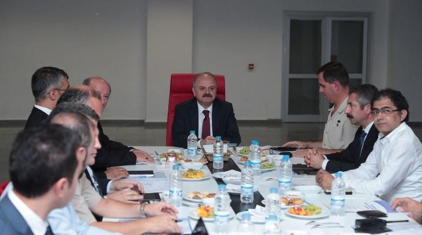 İl Spor G&uuml;venlik Kurulu, Vali &Ccedil;akacak Başkanlığında Toplandı