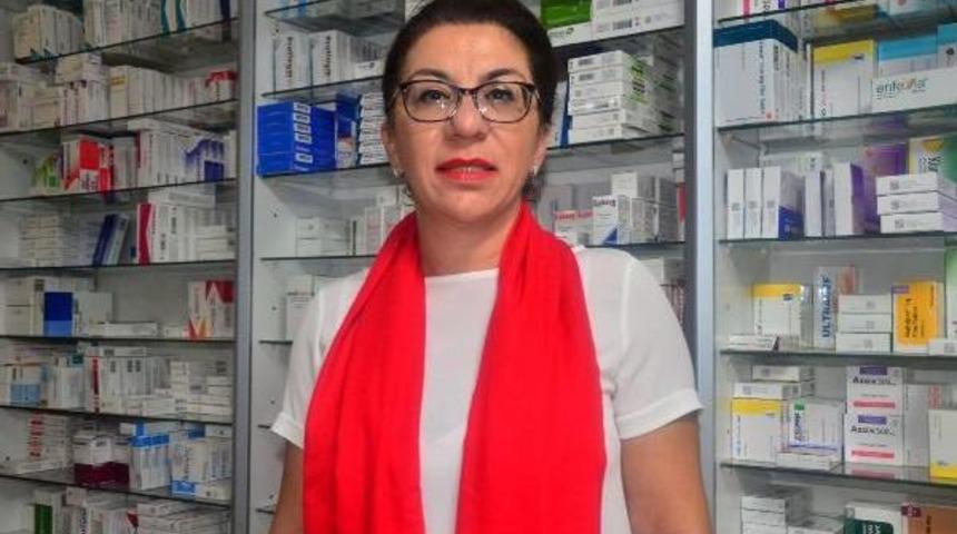 Chp'li Bi&ccedil;er: Meme Kanseri Ilacı Bulunamıyor