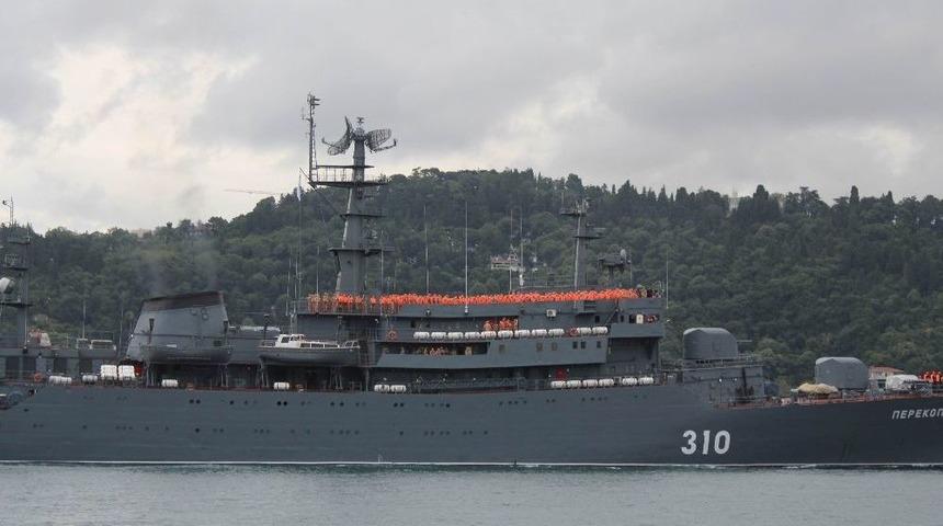 Rus Savaş Gemisi İstanbul Boğazı&rsquo;ndan Ge&ccedil;ti