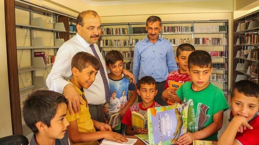 Vali Ustaoğlu&rsquo;ndan Belediye Kurslarına Ziyaret