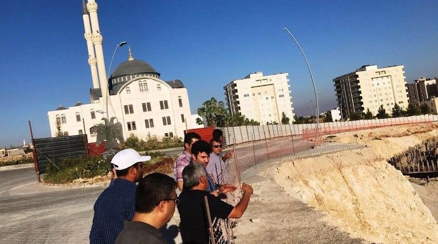 Rekt&ouml;r Karacoşkun Yapımı Devam Eden &Ccedil;alışmaları Yerinde İnceledi