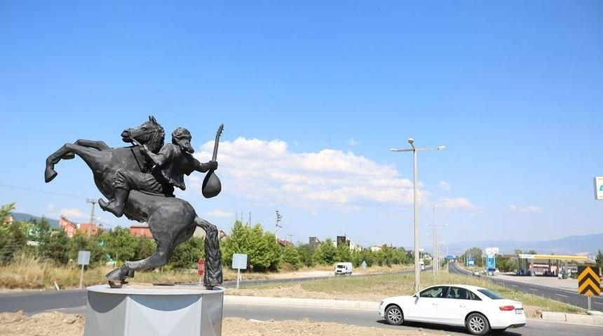 Bolu&rsquo;nun Simgeleri D&ouml;nel Kavşaklarda Sergileniyor