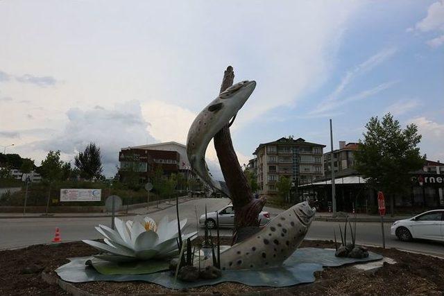 Bolu’nun Simgeleri Dönel Kavşaklarda Sergileniyor