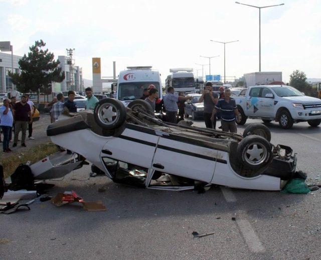 Hurdaya Dönen Aracın Başında Dakikalarca Bekledi