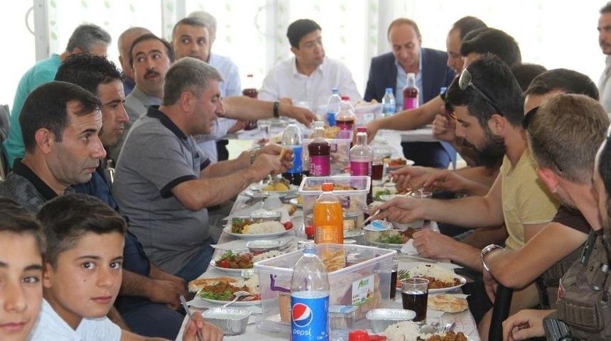 Kaymakam &Ouml;zt&uuml;rk, Esnaf İle Bir Araya Geldi