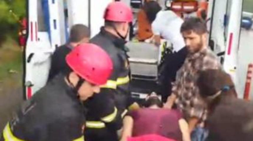 Zonguldak-ereğli Karayolunda Minib&uuml;s Devrildi: 2 Yaralı