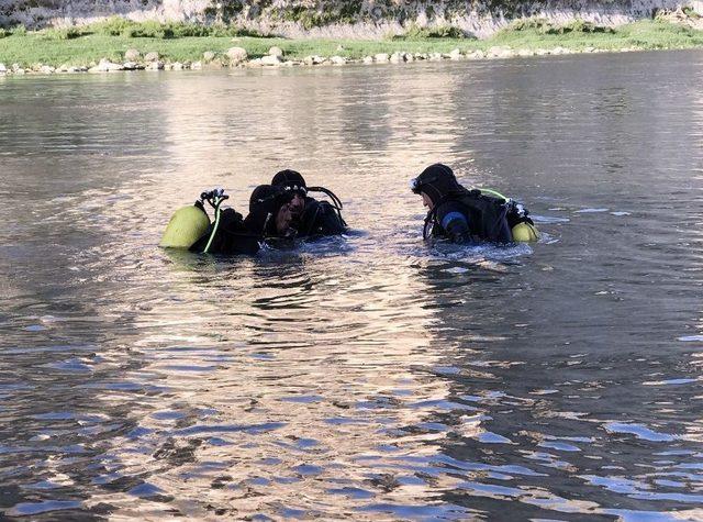 Dicle Nehri’ne Düşen 10 Yaşındaki Çocuk Kayboldu