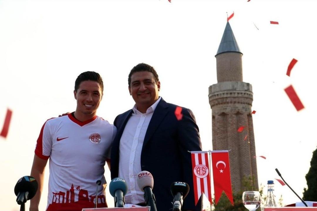 Antalyaspor&rsquo;dan Nasri&rsquo;ye &Ouml;zel İmza T&ouml;reni