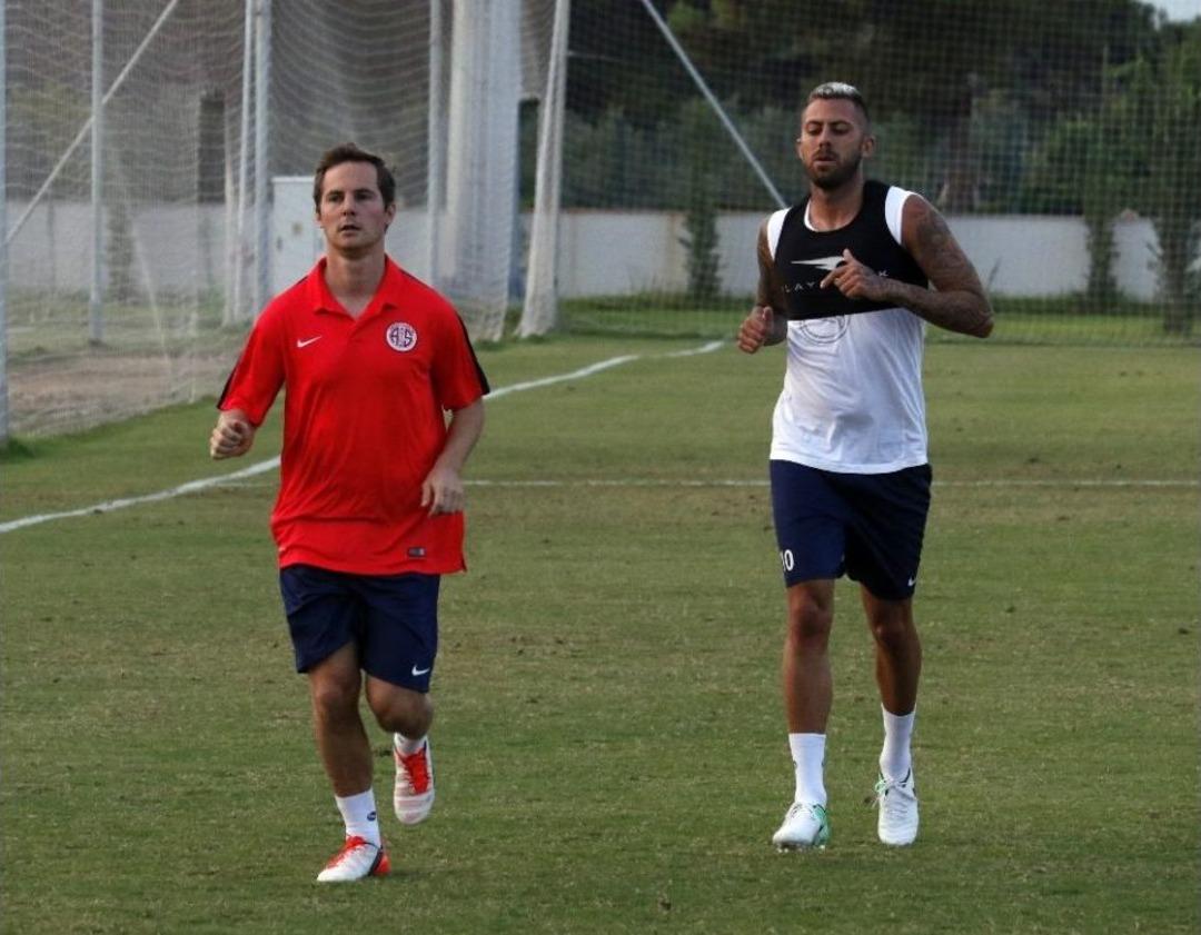 Nasri, Antalyaspor İle İlk Antrenmanına &Ccedil;ıktı