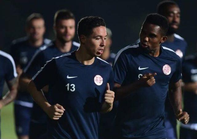 Antalyaspor'dan Nasri'ye Kent Merkezinde Tören (2)