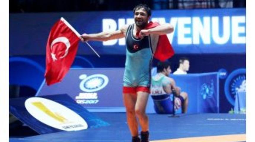 Atakan Y&uuml;ksel, D&uuml;nya &Uuml;&ccedil;&uuml;nc&uuml;s&uuml; Oldu