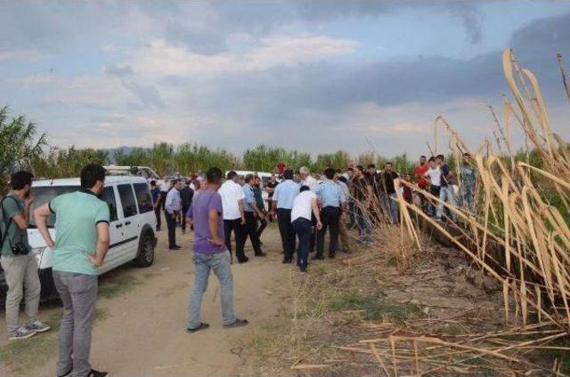 Pompalı Tüfekle Vurulan Iki Kardeşin Cesedi Tarlada Bulundu