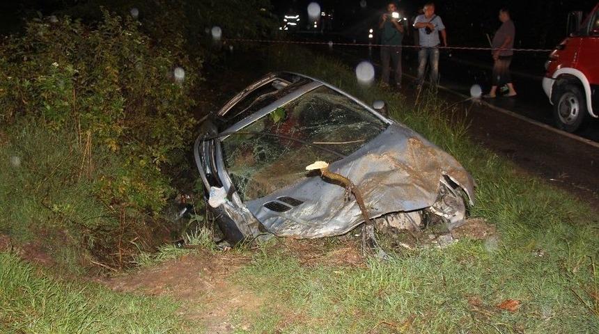 Otomobil Su Kanalına U&ccedil;tu: 5 Yaralı