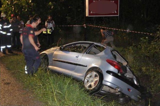 Otomobil Su Kanalına Düştü: 5 Yaralı