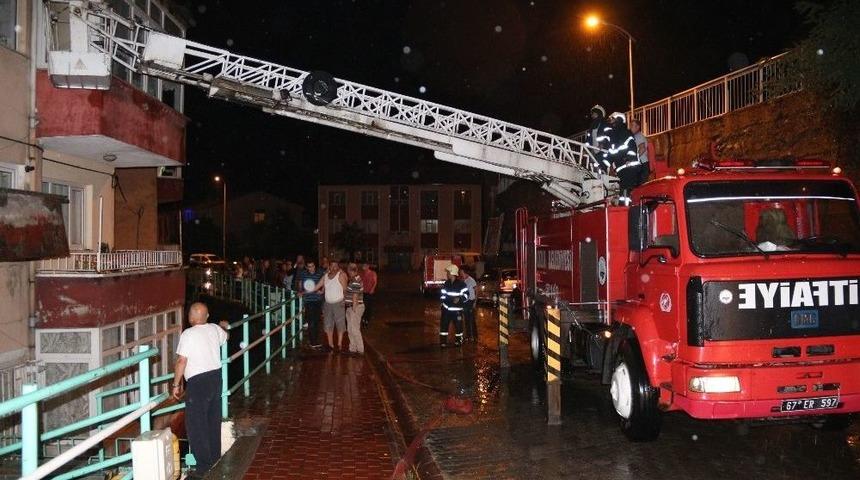 Kozlu İtfaiyesinden Yangına Anında M&uuml;dahale