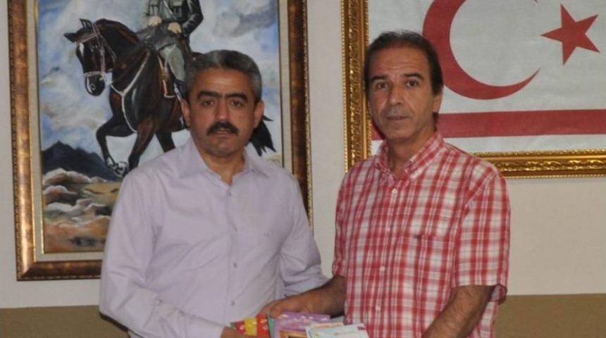 Yazar Osman Girgin, Başkan Alıcık&rsquo;a Yeni Kitaplarını Sundu