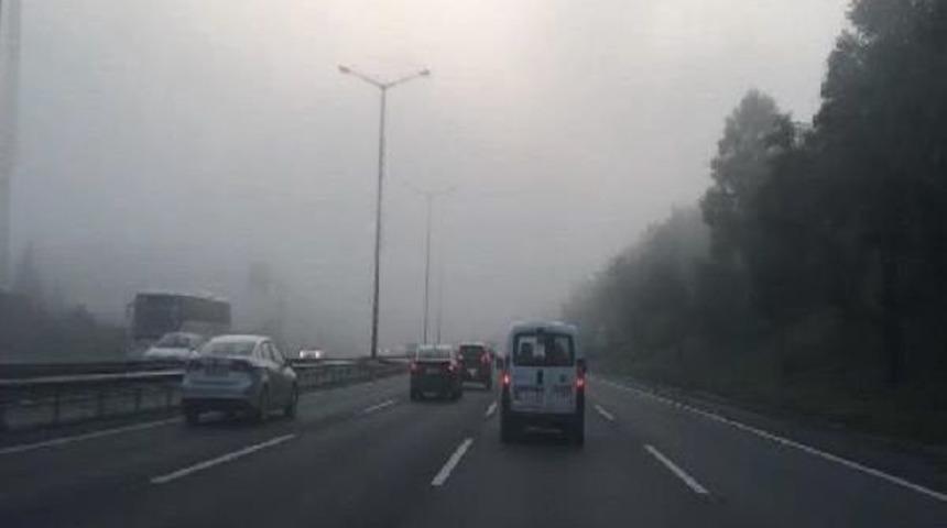 İstanbul'un Bazı B&ouml;lgelerinde Sis Etkili Oldu