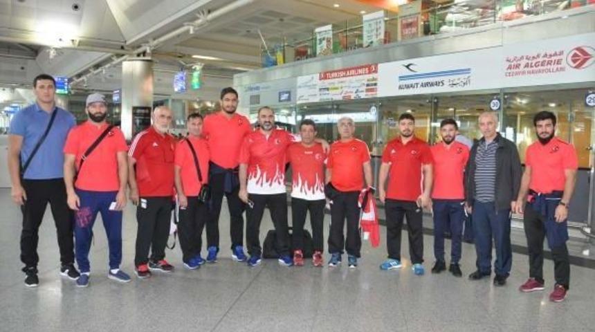 Serbest G&uuml;reş Milli Takımı D&uuml;nya Şampiyonası'na Gitti