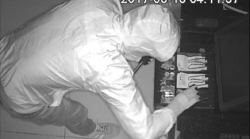 3 G&uuml;nde 10 İş Yerini Soyan Hırsızlar Kamerada