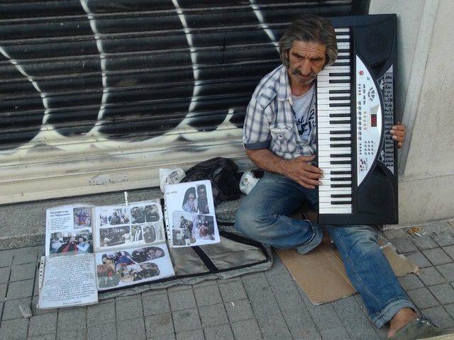 (özel Haber)yeşilçam’ın 38 Yıllık Figuranının Beyoğlu Sokaklarında Yaşam Mücadelesi