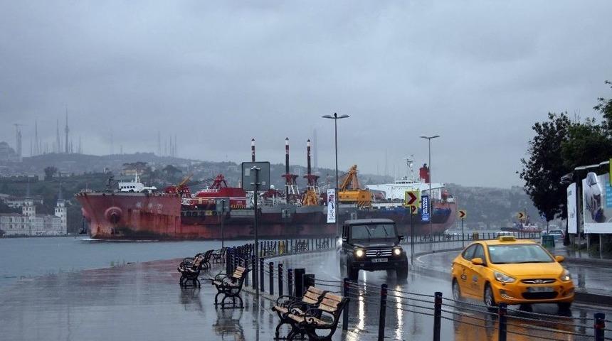 (&ouml;zel Haber) İstanbul Boğazı&rsquo;nda İlgin&ccedil; G&ouml;r&uuml;nt&uuml;