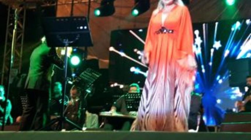 Muazzez Ersoy&rsquo;dan Erdek&rsquo;te M&uuml;thiş Konser