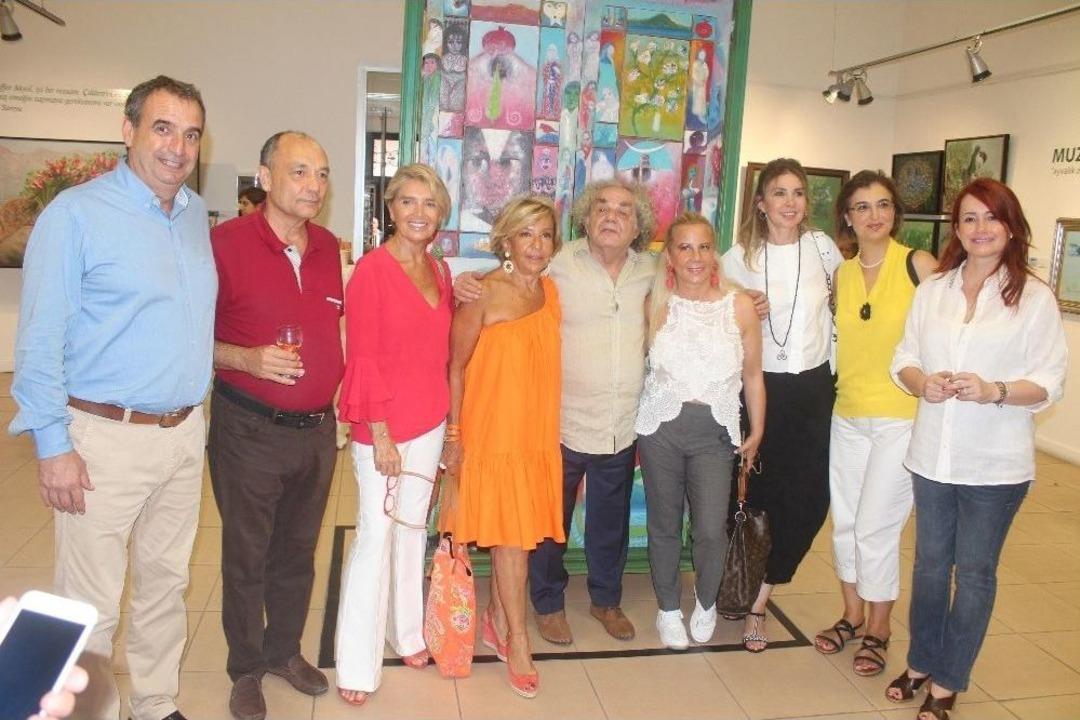 Ayvalık&rsquo;a Renk Geldi