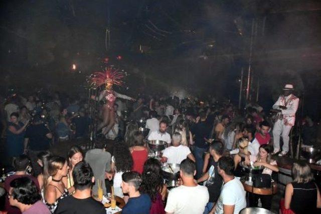 Marmaris'te Eğlencenin Nabzı Barlar Sokağında Atıyor
