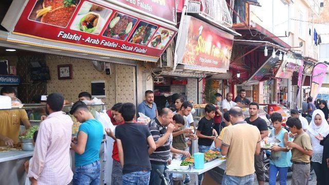 Falafel Aşkı Yollara Taştı