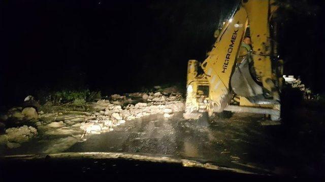 Akçakoca’da Köy Yollarında Heyelan