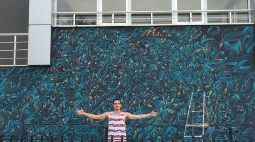 Fransız Sanat&ccedil;ı Om&uuml;&rsquo;ye Bir Eser Bıraktı