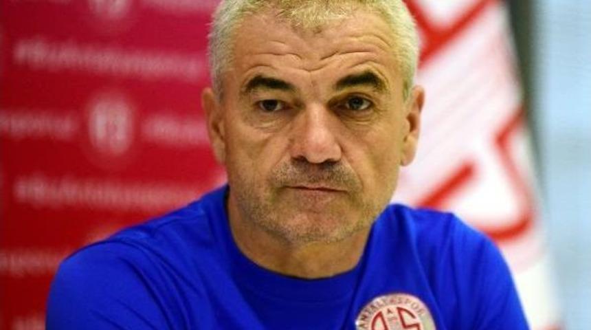 Rıza &Ccedil;alımbay: Nasri'nin M&uuml;thiş Kariyeri Var, Ama &Ouml;nemli Olan Takım Oyunu