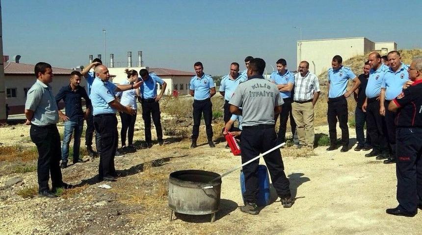 İtfaiye M&uuml;d&uuml;rl&uuml;ğ&uuml; Cezaevi Personeline Yangın Eğitimi Verdi
