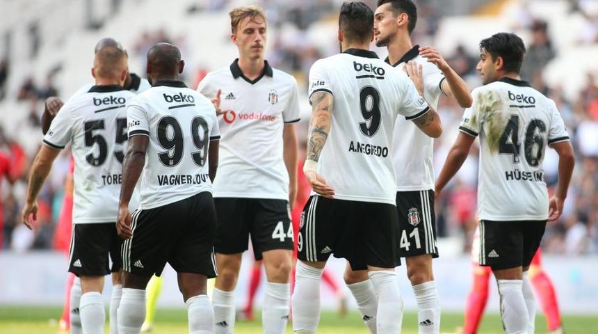 Beşiktaş taraftarından Vagner Love ve Mustafa Pektemek'e tepki!