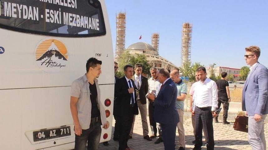 Vali Elban, Belediye Otobüslerini Denetledi