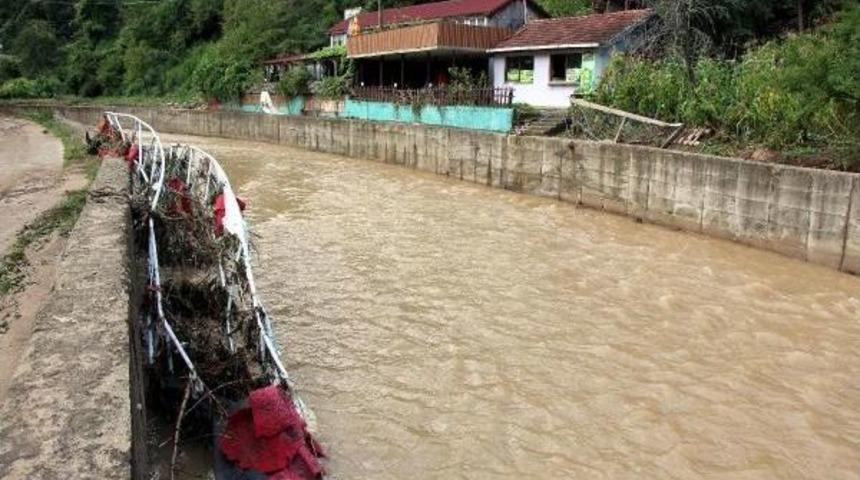 Zonguldak'ta Yağmurun Ardından Hasar Tespit &Ccedil;alışmalarına Başlandı