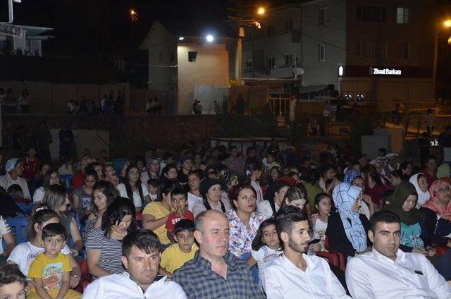 Beytüşşebap’ta Tiyatro Gösterisine Yoğun İlgi