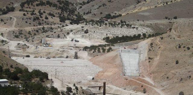 Taşevler Barajı İle 7 Bin 700 Dekar Zirai Arazi Sulanacak