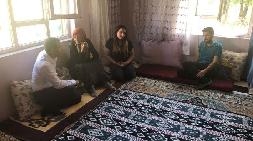 Başkan Kahraman, 91 Yaşındaki Sabiha Nineyi Ziyaret Etti