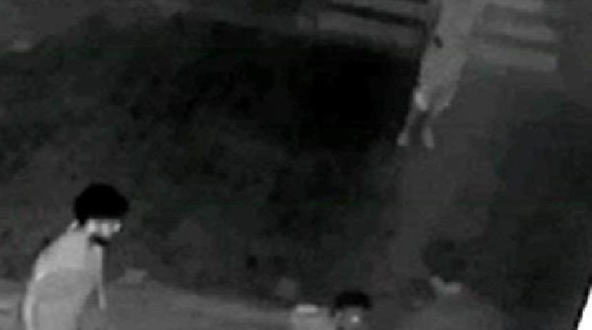 Kadın &Ouml;ğretmen Ve &Ouml;ğrencilere Saldıran 4&nbsp;Kişi Tutuklandı