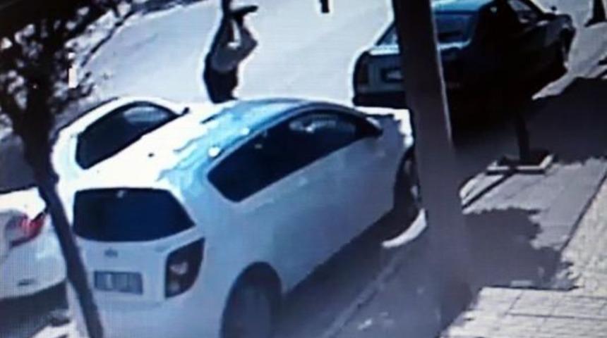 Kaza Anı G&uuml;venlik Kamerasına Yansıdı
